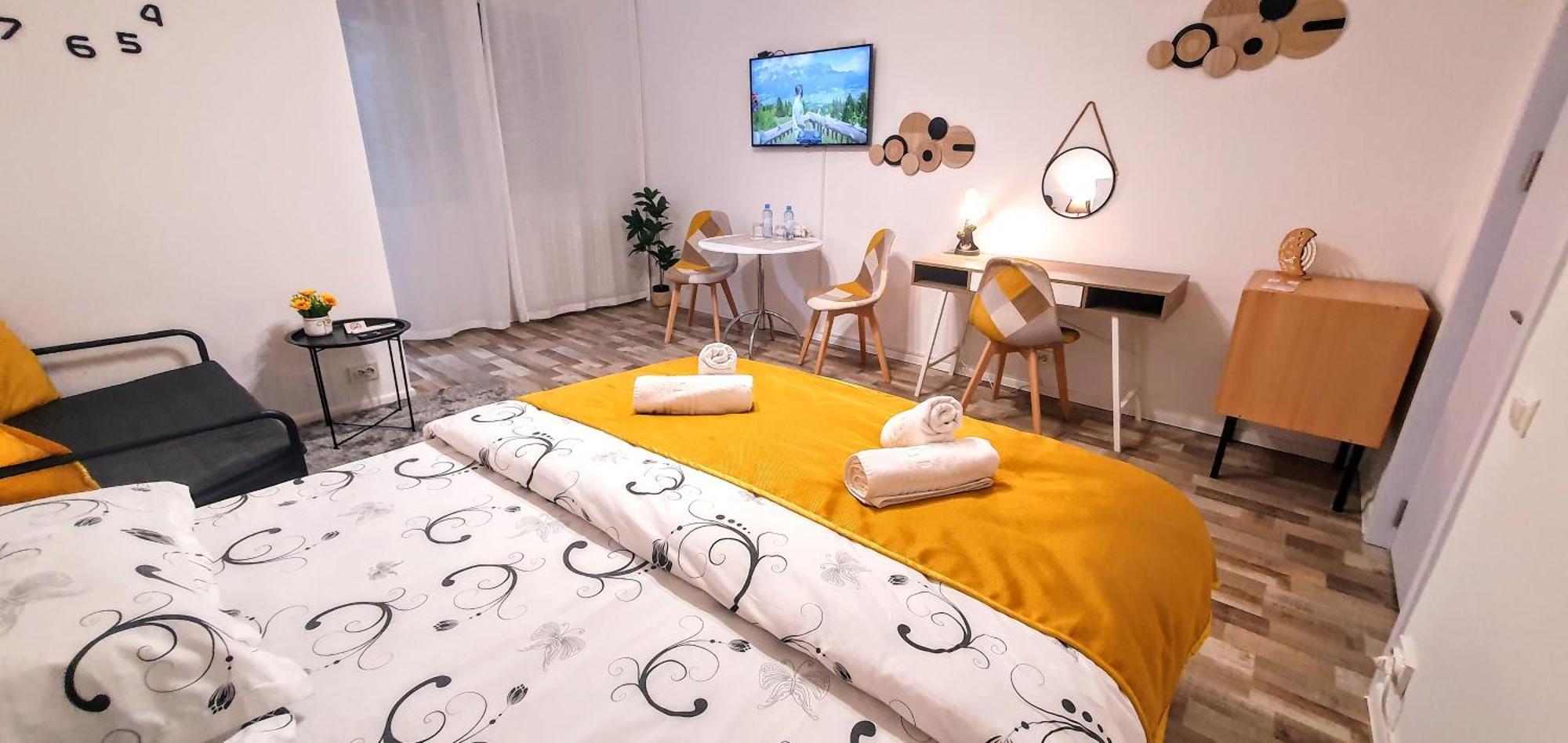 The Yellow King - Luxurious Apartment Bukarest Kültér fotó