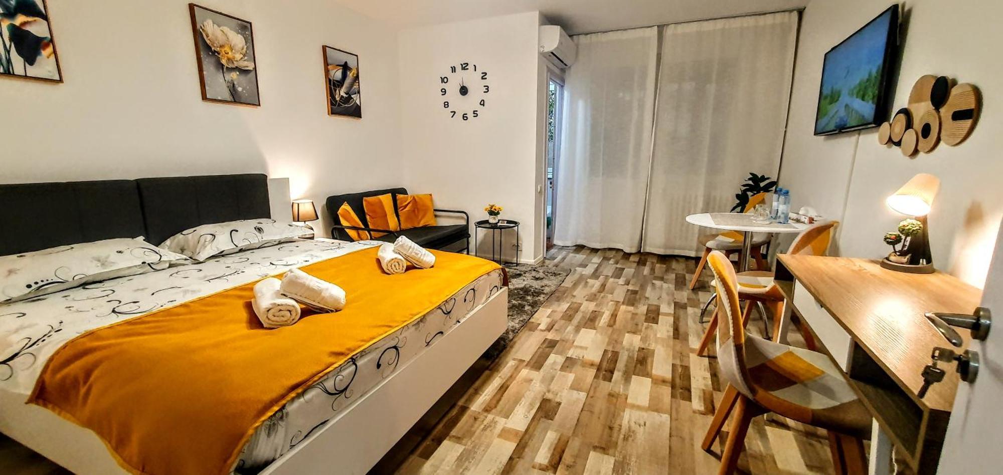 The Yellow King - Luxurious Apartment Bukarest Kültér fotó